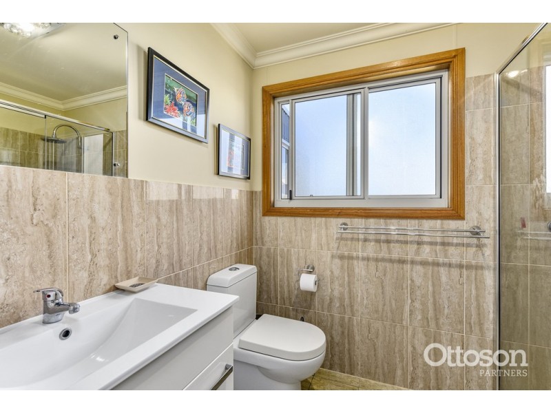 8 Cape Thomas Cres, Boatswain Point SA 5275
