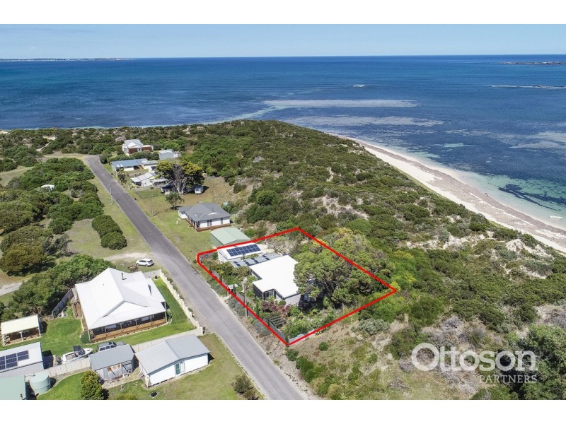 8 Cape Thomas Cres, Boatswain Point SA 5275