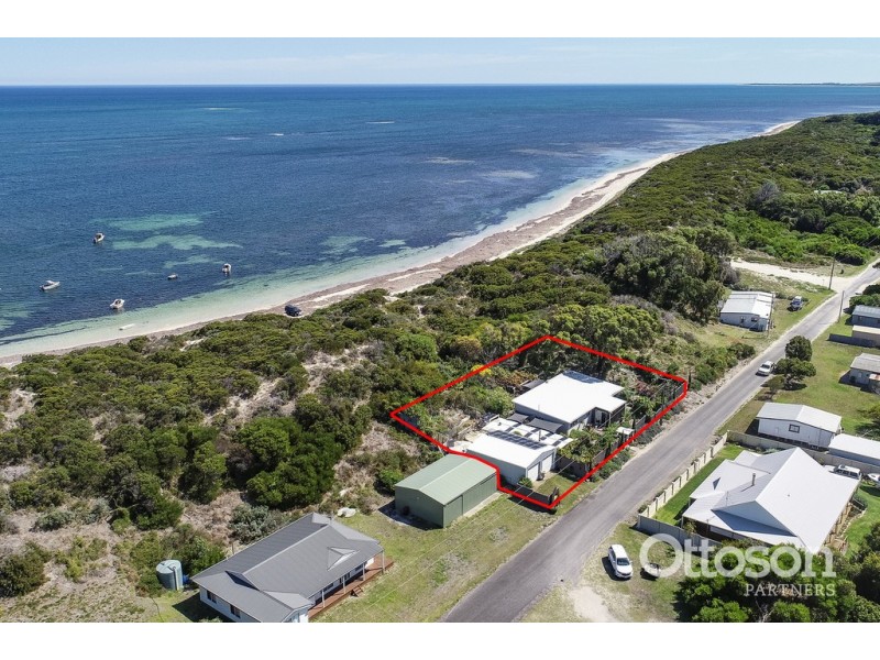 8 Cape Thomas Cres, Boatswain Point SA 5275