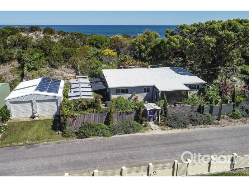 8 Cape Thomas Cres, Boatswain Point SA 5275