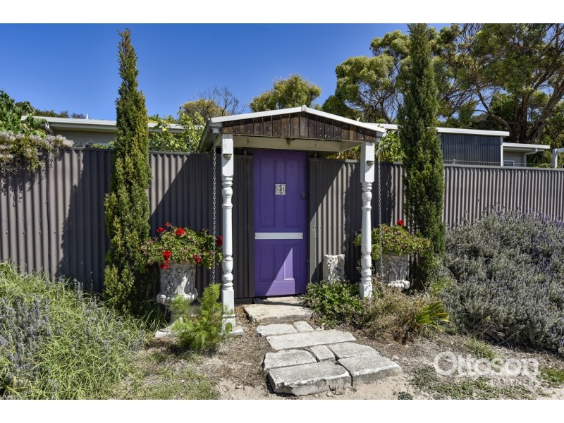 8 Cape Thomas Cres, Boatswain Point SA 5275