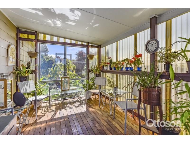 8 Cape Thomas Cres, Boatswain Point SA 5275