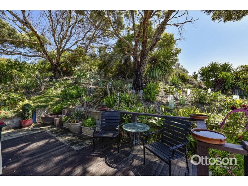 8 Cape Thomas Cres, Boatswain Point SA 5275