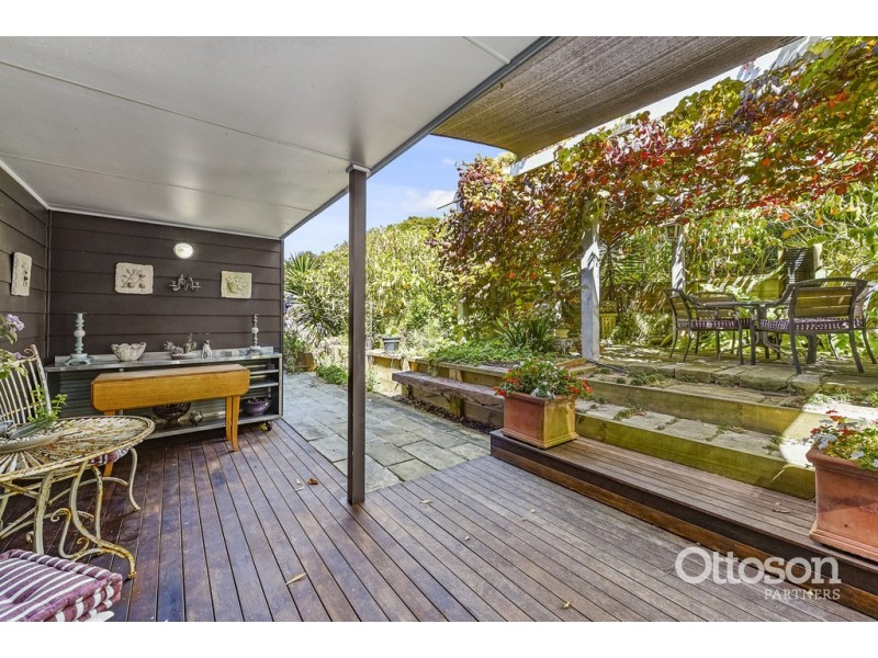 8 Cape Thomas Cres, Boatswain Point SA 5275