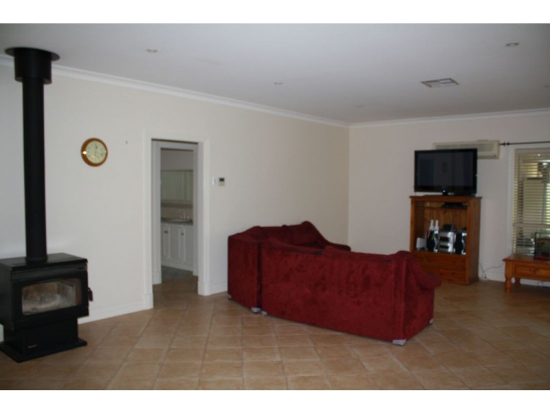 8 Gum Avenue, Naracoorte SA 5271