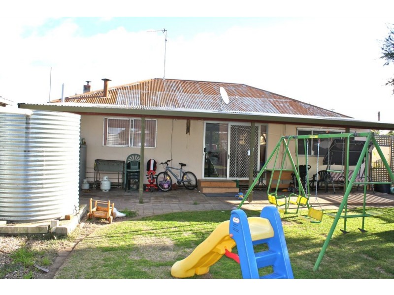 25 Caves Road, Naracoorte SA 5271