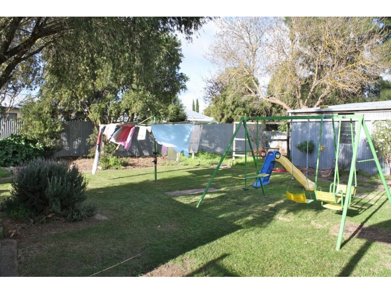 25 Caves Road, Naracoorte SA 5271