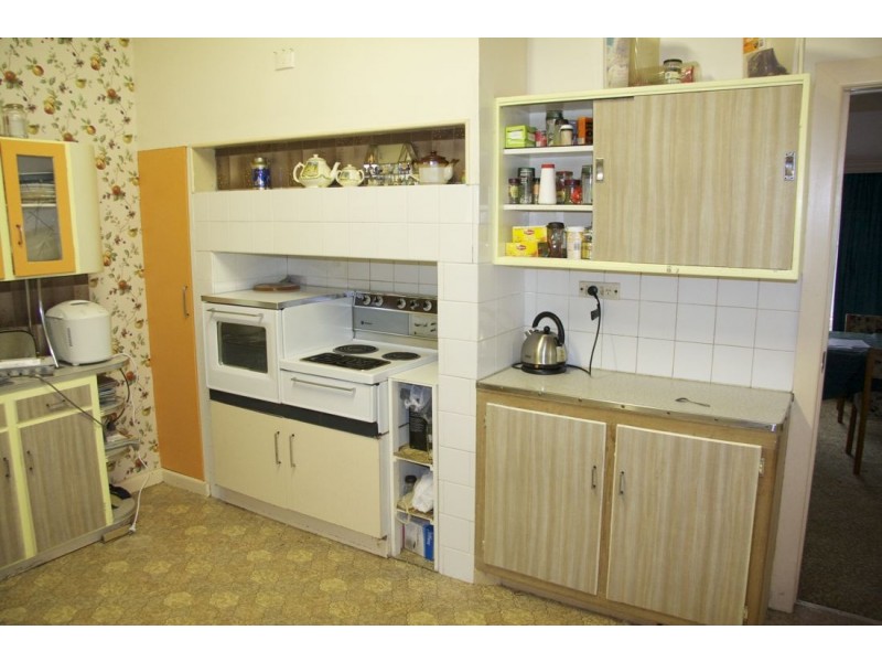 12 Elizabeth Street, Edenhope VIC 3318