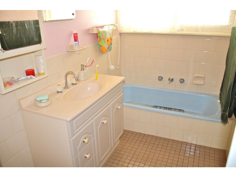 5 Memorial Drive, Padthaway SA 5271