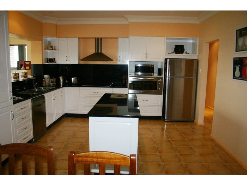 99 Main Road, Robe SA 5276