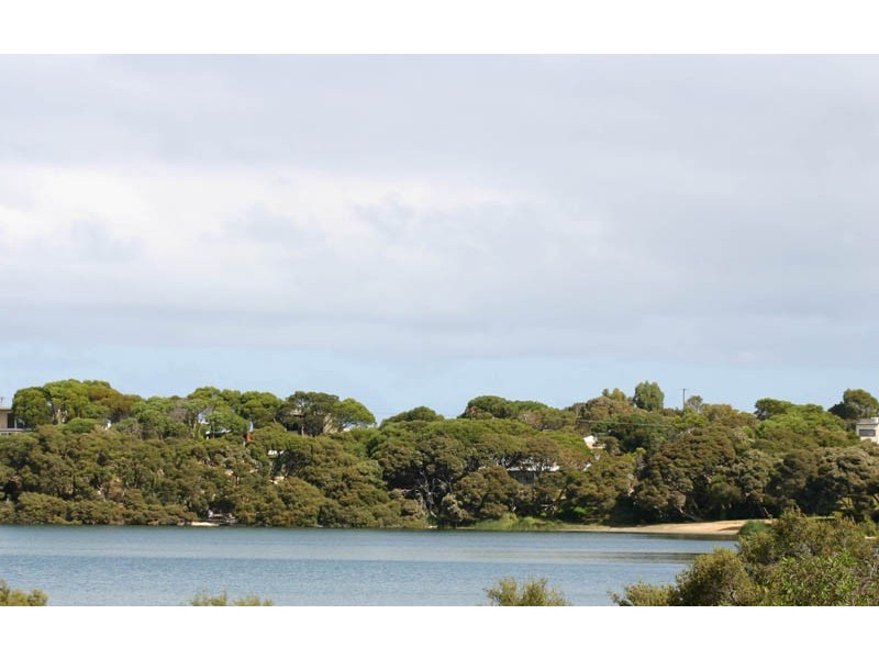 8 Woolundry Road, Robe SA 5276