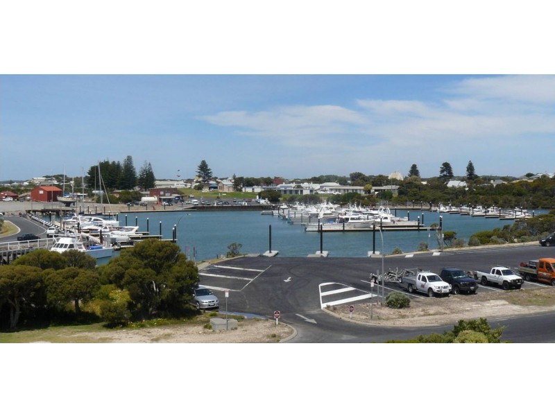 BT8- K17 Lake Road and Lipson Terrace, Robe SA 5276