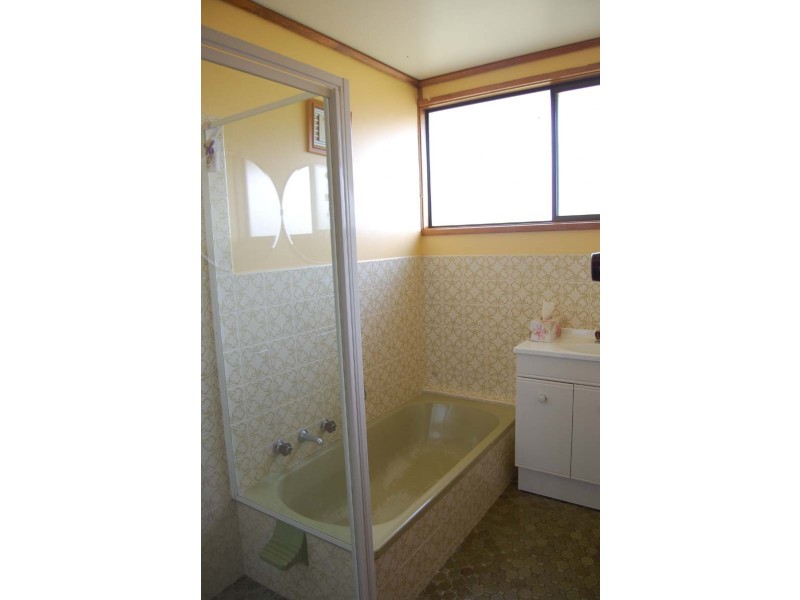 68 Railway Terrace, Beachport SA 5280