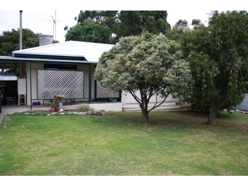 8 Lochiel Avenue, Naracoorte SA 5271