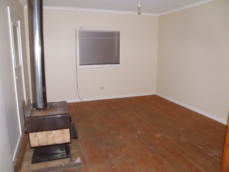 8 Lochiel Avenue, Naracoorte SA 5271