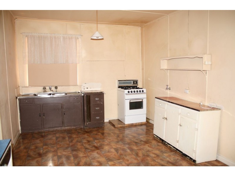 4 Railway Terrace, Frances SA 5262