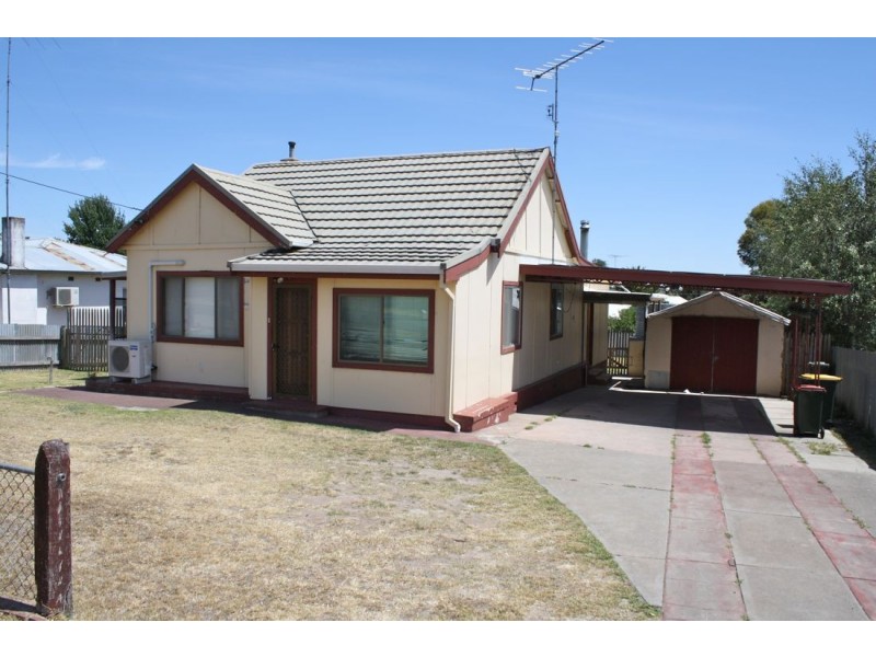 11 Fourth Avenue, Naracoorte SA 5271