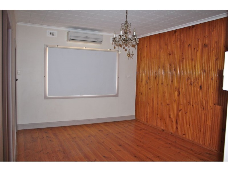 11 Fourth Avenue, Naracoorte SA 5271