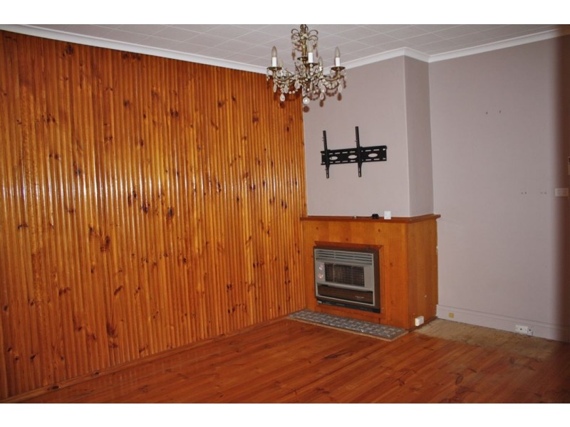 11 Fourth Avenue, Naracoorte SA 5271