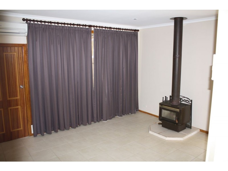 11 Fourth Avenue, Naracoorte SA 5271