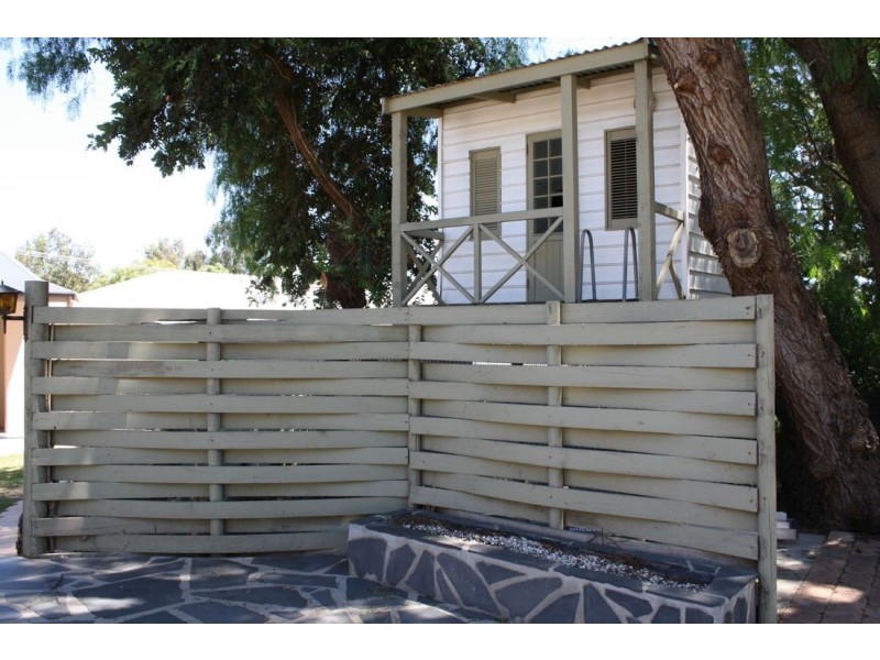 15 Lochiel Avenue, Naracoorte SA 5271