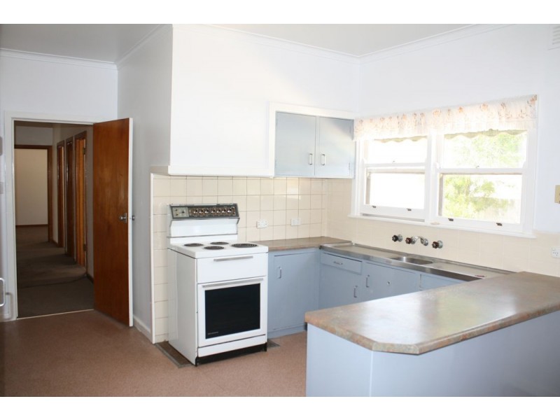 5 Laidlaw Street, Apsley VIC 3319