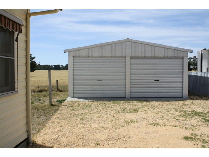 5 Laidlaw Street, Apsley VIC 3319