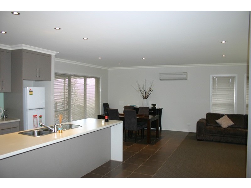 8/38 Lord Syleham Street, Robe SA 5276