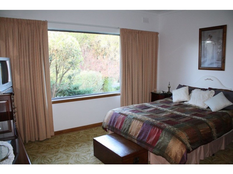 8 Memorial Drive, Naracoorte SA 5271