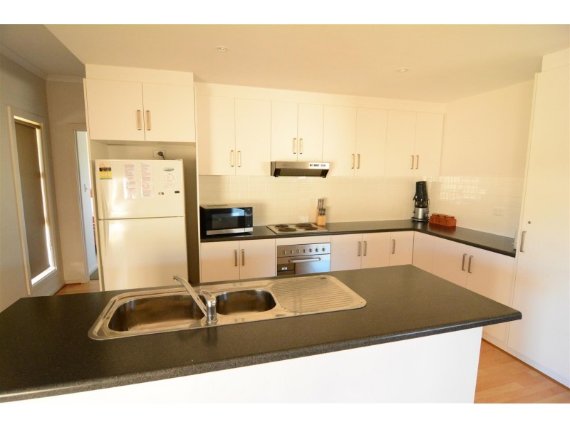 21 Lakeside Terrace, Robe SA 5276