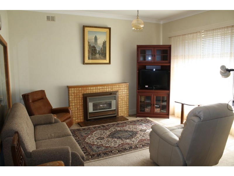 32 Memorial Drive, Naracoorte SA 5271