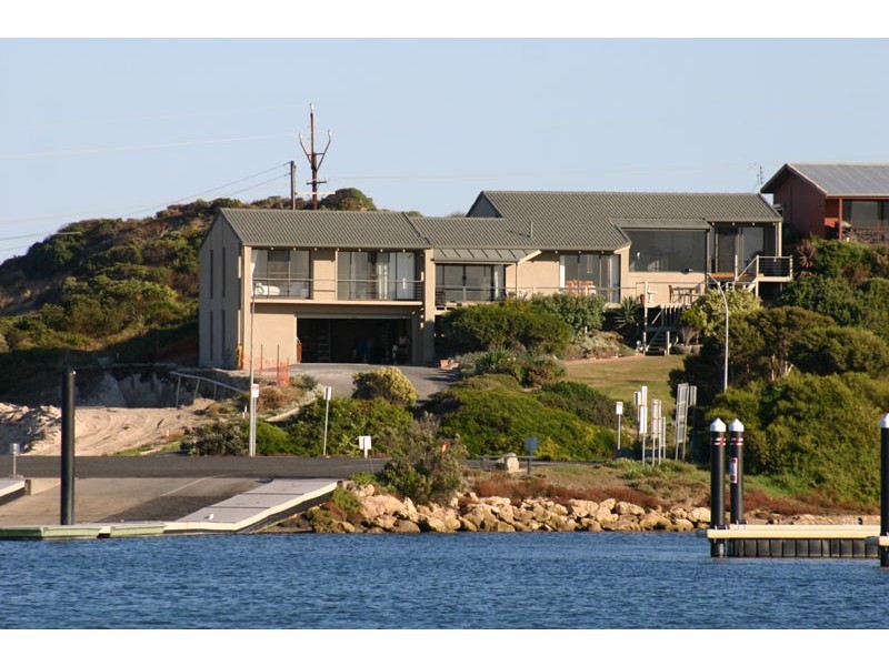 19 Lake Road, Robe SA 5276