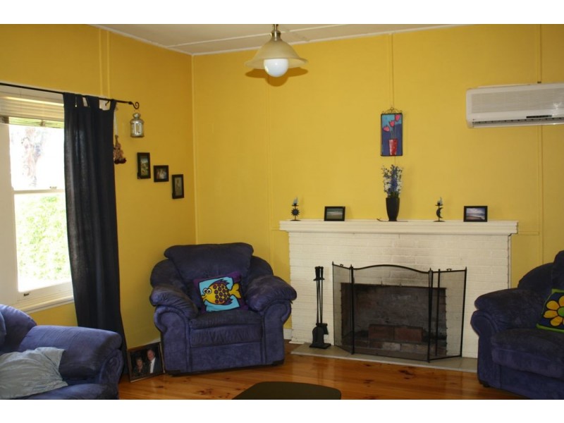 31 Wallace Street, Apsley VIC 3319