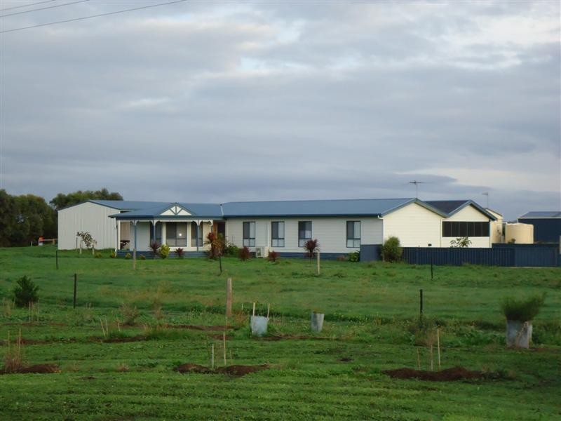 17 Sutherland Drive, Beachport SA 5280