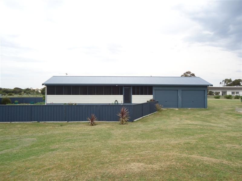 17 Sutherland Drive, Beachport SA 5280