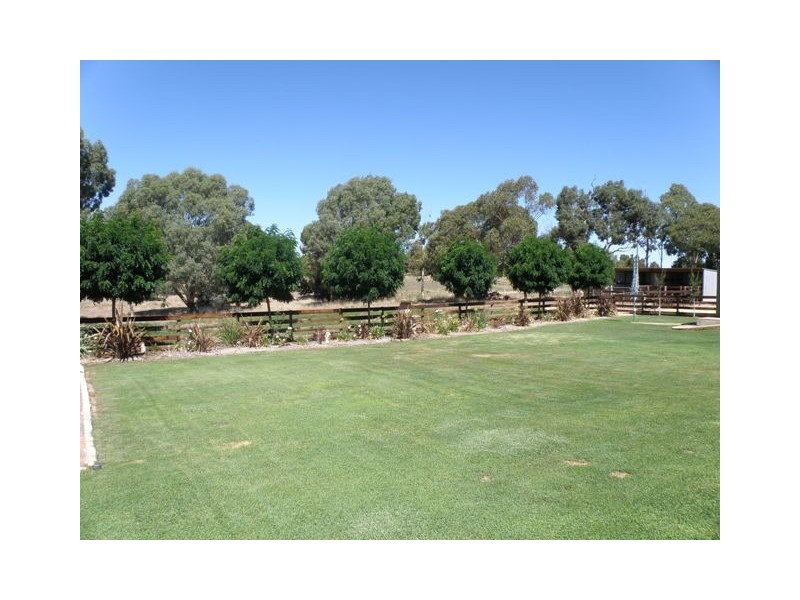 25 Pinkerton Road, Naracoorte SA 5271