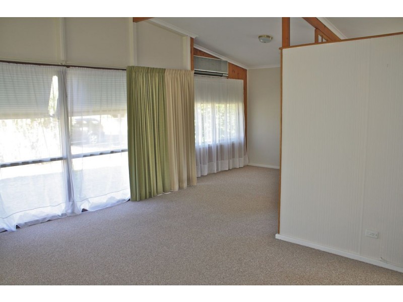 11 Moore Street, Naracoorte SA 5271