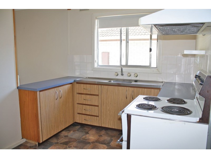 11 Moore Street, Naracoorte SA 5271