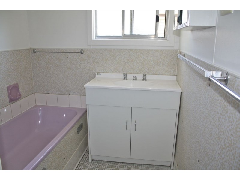 11 Moore Street, Naracoorte SA 5271