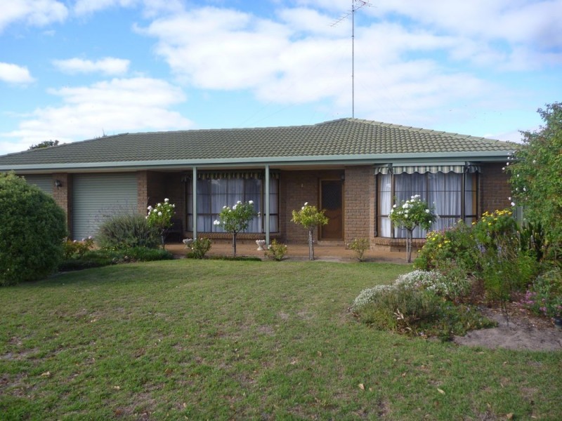 2 Fourth Avenue, Naracoorte SA 5271