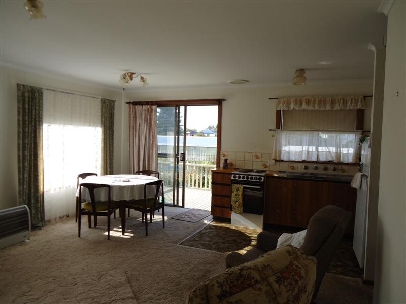 11 Chambers Street, Beachport SA 5280