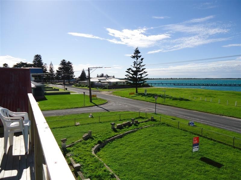 10 Beach Road, Beachport SA 5280