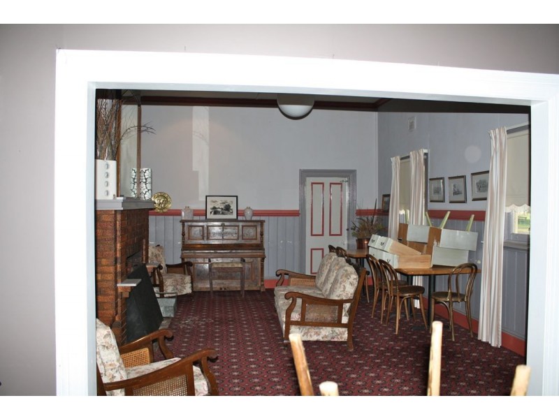 65 * Wallace Street, Apsley VIC 3319