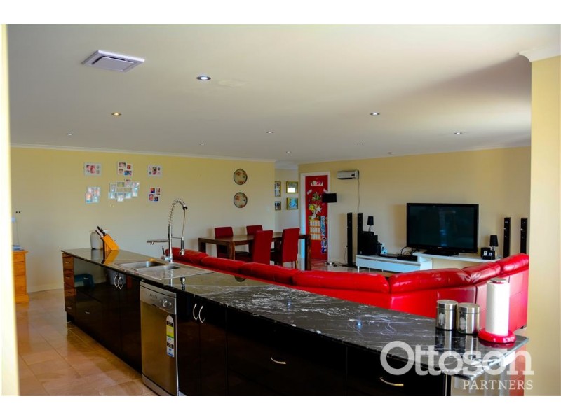 14 Thompson Road, Robe SA 5276