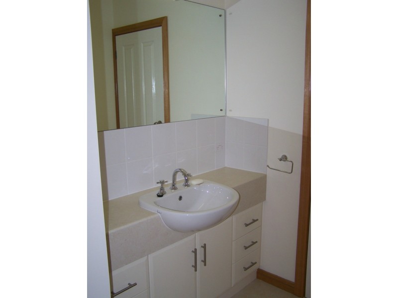 124 Cedar Avenue, Naracoorte SA 5271