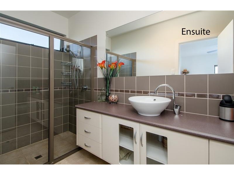 23 Railway Terrace North, Beachport SA 5280