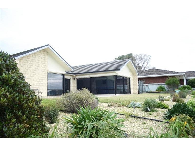 23 Railway Terrace North, Beachport SA 5280