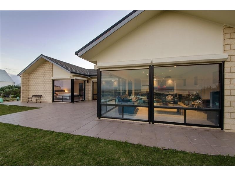 23 Railway Terrace North, Beachport SA 5280