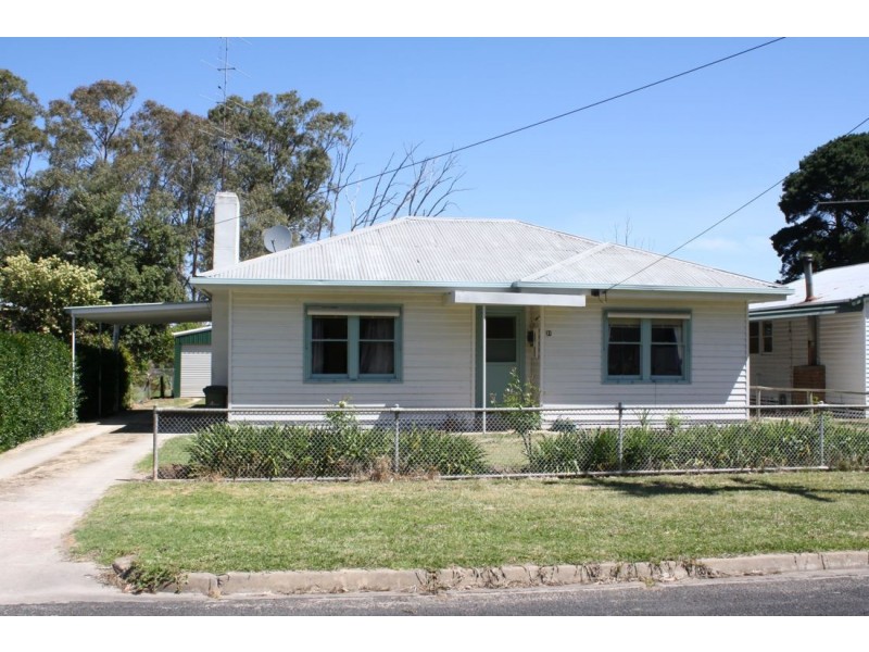 31 Wallace Street, Apsley VIC 3319