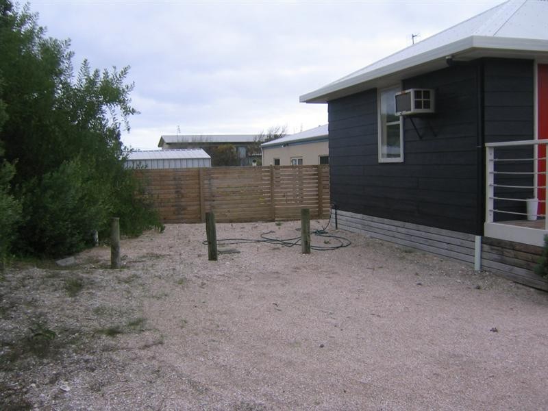 1 and 2 – 11 Woolundry Road, Robe SA 5276